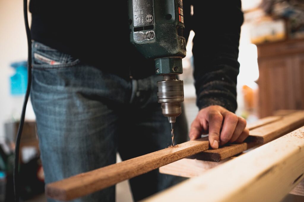 Handwerker Holz Werkzeug Hundehütte selber bauen Welches Werkzeug und Material